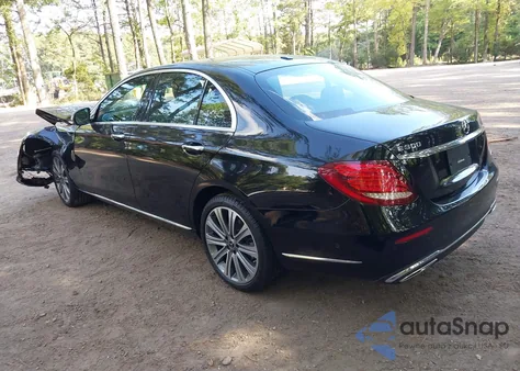 2018 Mercedes-Benz E 300 из США, поврежденный, VIN WDDZF4JB3JA459084